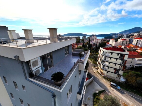 Trosoban stan 184 m² – Bečići, Budva — fotografija 12