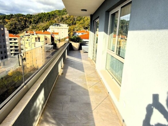 Trosoban stan 184 m² – Bečići, Budva — fotografija 18