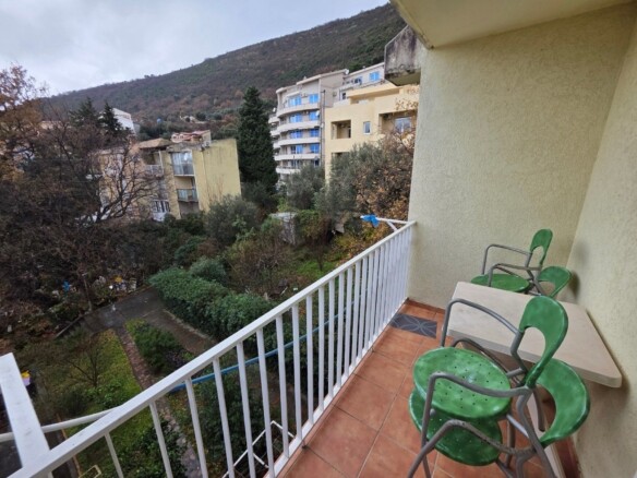 Trosoban stan u Petrovcu, Budva — fotografija 19