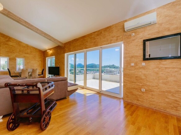 Dvosoban stan 105 m² – Petrovac, Budva — fotografija 3