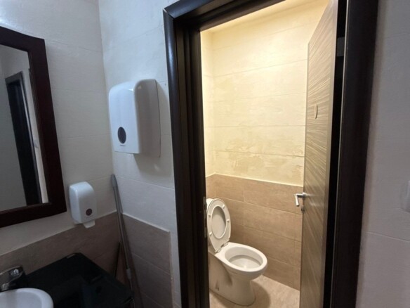 Opremljen restoran u Rijeci Crnojevića, Cetinje — fotografija 4