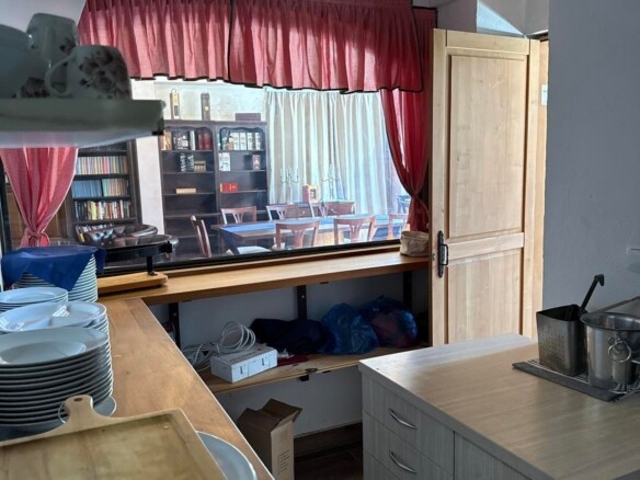 Opremljen restoran u Rijeci Crnojevića, Cetinje — fotografija 6