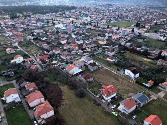 Urbanizovano zemljište u naselju Zlatica, Podgorica — fotografija 3