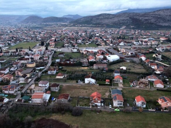 Urbanizovano zemljište u naselju Zlatica, Podgorica — fotografija 4