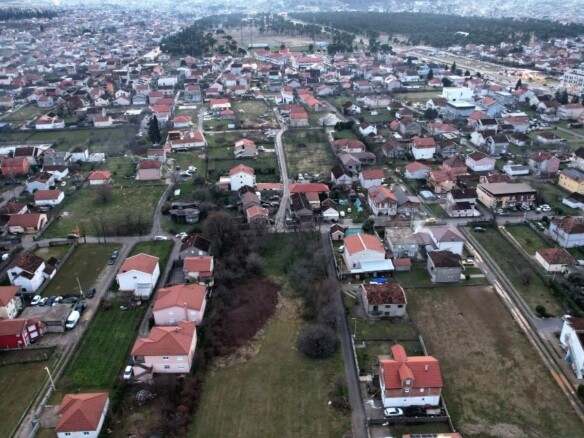 Urbanizovano zemljište u naselju Zlatica, Podgorica — fotografija 6