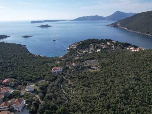 Urbanističko zemljište 849 m² u Miristu, Herceg Novi — fotografija 3
