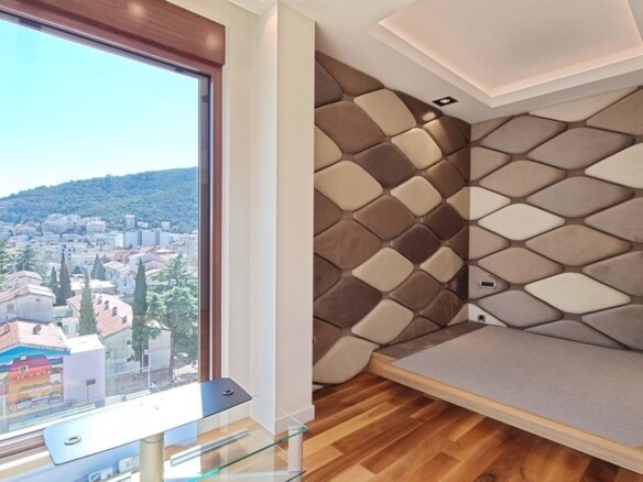 Trosoban stan 313 m² – Budva — fotografija 15