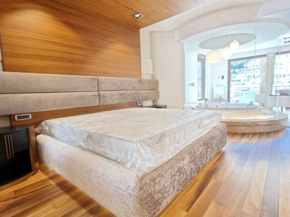Trosoban stan 313 m² – Budva — fotografija 18