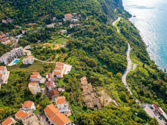 Plac sa pogledom na more u Prijevoru, Budva — fotografija 3