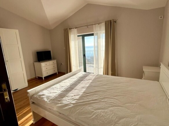 Izdavanje: Kuća 200 m² – Reževići, Budva — fotografija 5