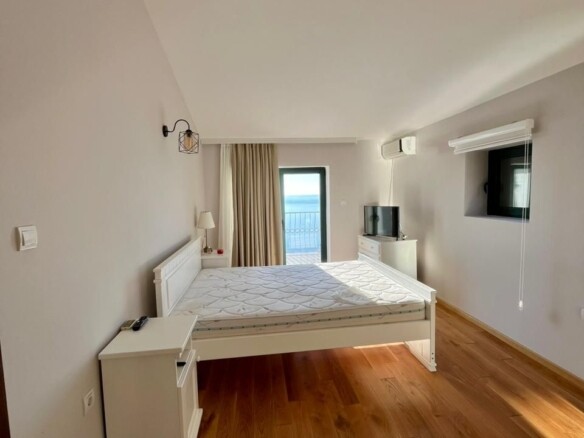 Izdavanje: Kuća 200 m² – Reževići, Budva — fotografija 6