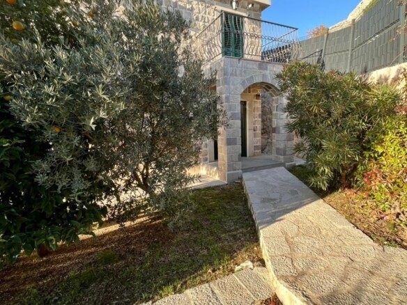 Izdavanje: Kuća 200 m² – Reževići, Budva — fotografija 11