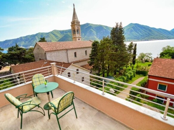 Hotel sa restoranom i pogledom na more, Dobrota, Kotor — fotografija 9