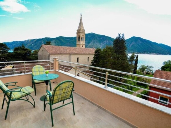Hotel sa restoranom i pogledom na more, Dobrota, Kotor — fotografija 10