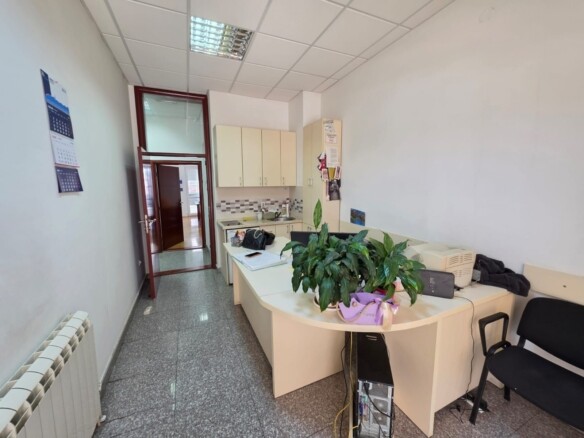 Poslovni prostor u Rozinu, Budva — fotografija 9