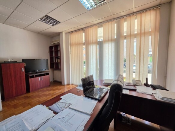 Poslovni prostor u Rozinu, Budva — fotografija 21