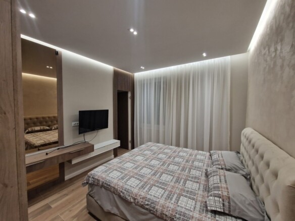 Dvosoban stan 72 m² za izdavanje, Tivat — fotografija 2