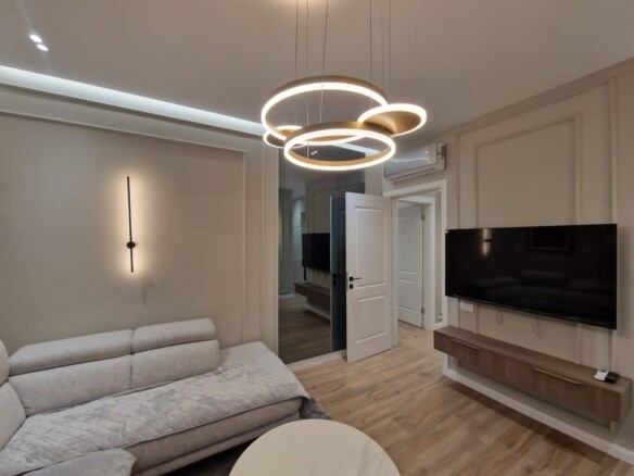 Dvosoban stan 72 m² za izdavanje, Tivat — fotografija 3