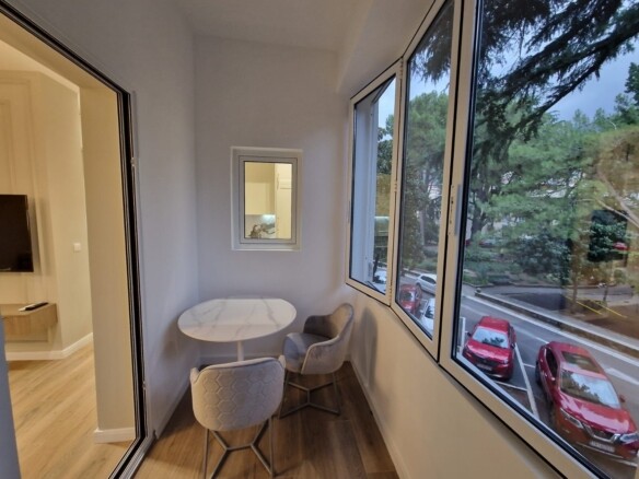 Dvosoban stan 72 m² za izdavanje, Tivat — fotografija 5