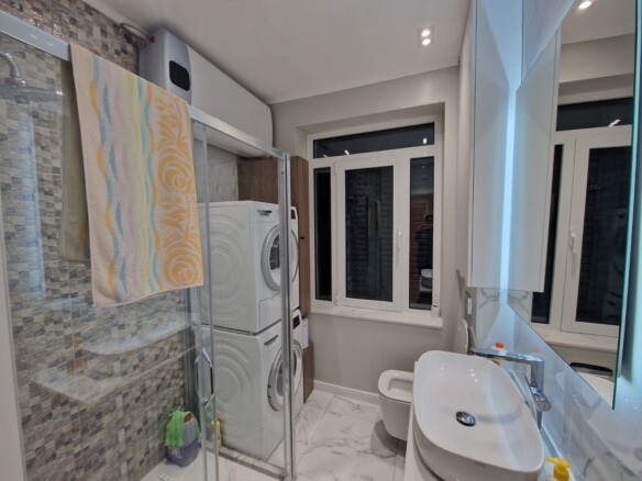 Dvosoban stan 72 m² za izdavanje, Tivat — fotografija 9