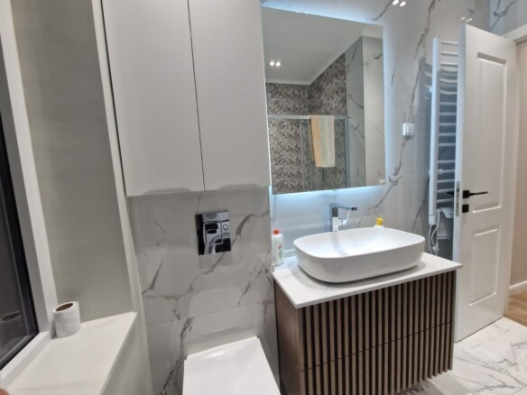 Dvosoban stan 72 m² za izdavanje, Tivat — fotografija 12