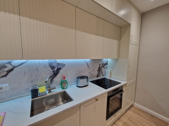 Dvosoban stan 72 m² za izdavanje, Tivat — fotografija 17