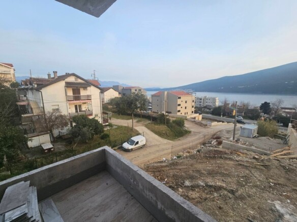 Dvosoban stan sa pogledom na more, Đenovići, Herceg Novi — fotografija 3