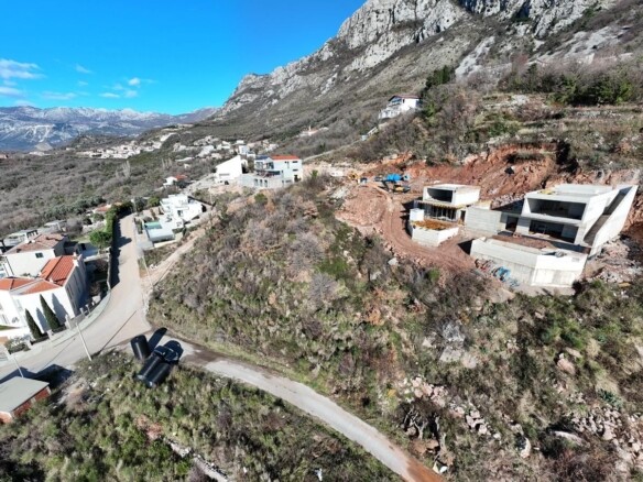 Urbanizovan plac sa pogledom na more, Blizikuće, Budva — fotografija 2