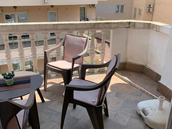 Izdavanje: Dvosoban stan 85 m² – Budva — fotografija 2