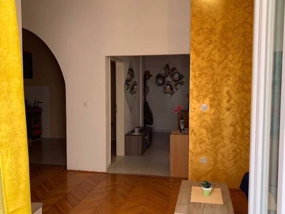 Izdavanje: Dvosoban stan 85 m² – Budva — fotografija 4