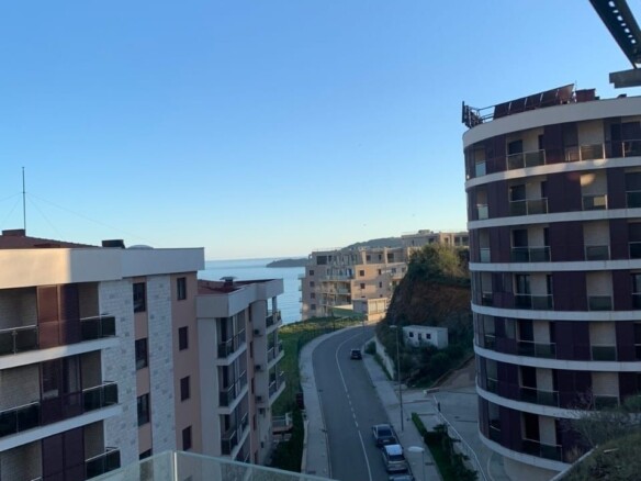 Dvosoban stan sa pogledom na more u Bečićima, Budva — fotografija 6