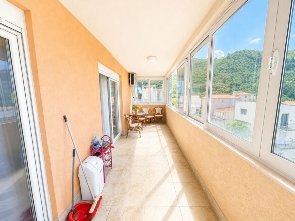 Dvosoban stan 85 m² – Lazi, Budva — fotografija 8