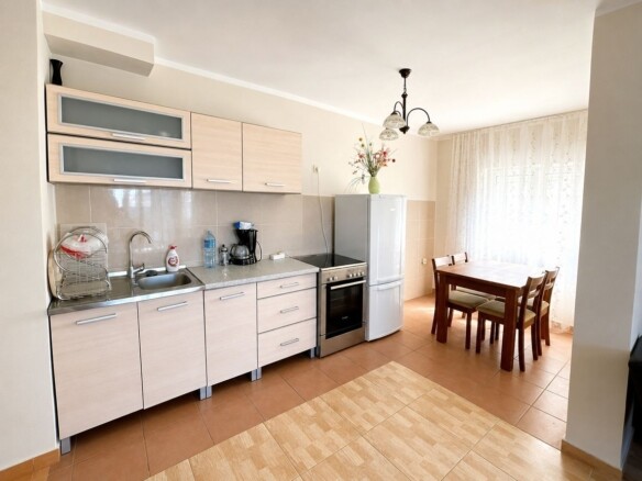Dvosoban stan 85 m² – Lazi, Budva — fotografija 16