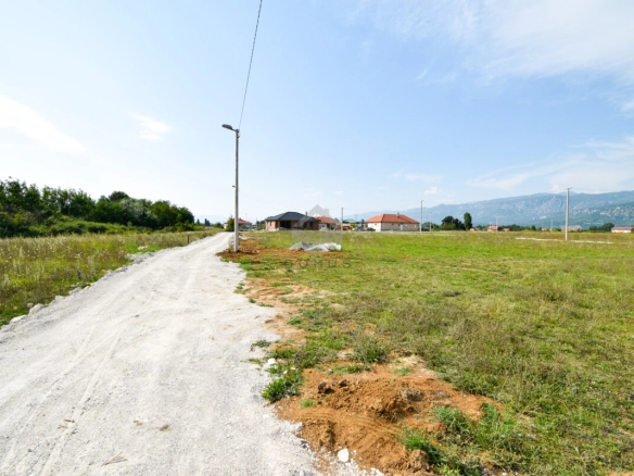 Porodična kuća na Veljem Brdu, Podgorica — fotografija 4