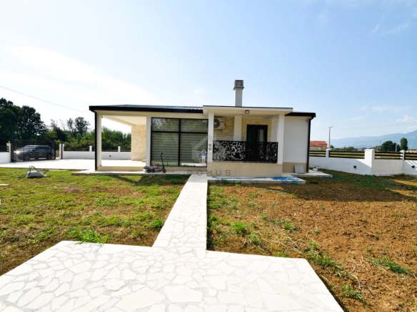Porodična kuća na Veljem Brdu, Podgorica — fotografija 7