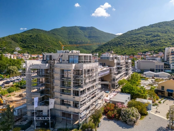 Trosoban stan 231 m² – Tivat — fotografija 2