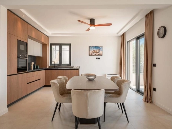 Izdavanje: Kuća 318 m² – Reževići, Budva — fotografija 3