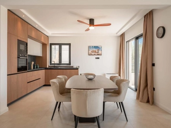 Izdavanje: Kuća 318 m² – Reževići, Budva — fotografija 7
