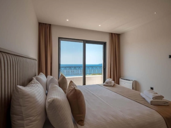Izdavanje: Kuća 318 m² – Reževići, Budva — fotografija 14