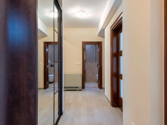 Izdavanje: Trosoban stan 141 m² – Škaljari, Kotor — fotografija 20