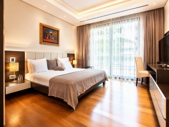 Izdavanje: Dvosoban stan 180 m² – Gospoština, Budva — fotografija 8