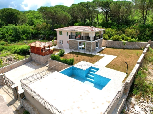 Izdavanje: Kuća 185 m² – Zagora, Kotor — fotografija 9