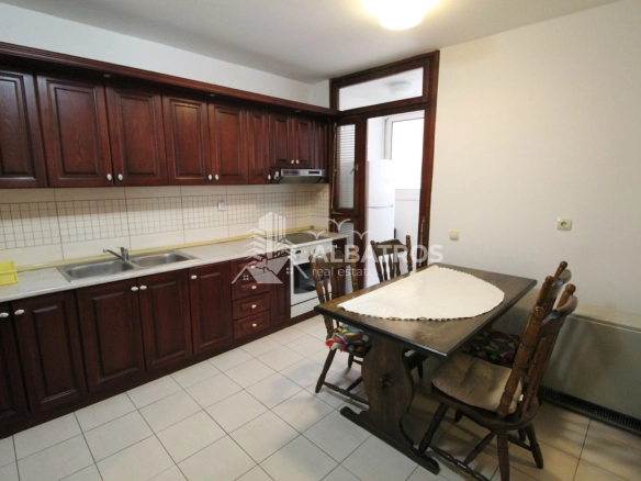 Izdavanje: Trosoban stan 99 m² – Bar — fotografija 4