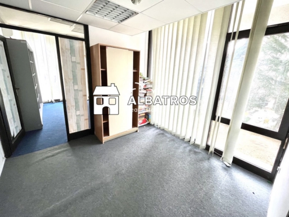 Poslovni prostor 171 m² – Bar — fotografija 8