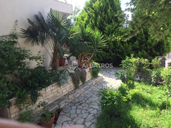 Izdavanje: Kuća 90 m² – Šušanj, Bar — fotografija 3