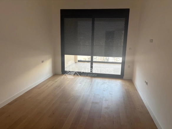 Trosoban stan 125 m² – Bar — fotografija 4