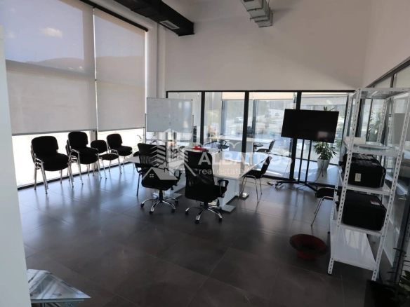 Poslovni prostor 1.151 m² – Ulcinj — fotografija 6