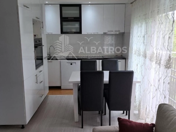 Dvosoban stan 55 m² – Bar — fotografija 2