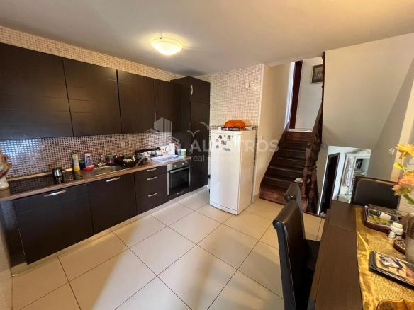 Izdavanje: Kuća 300 m² – Dobra Voda, Bar — fotografija 10