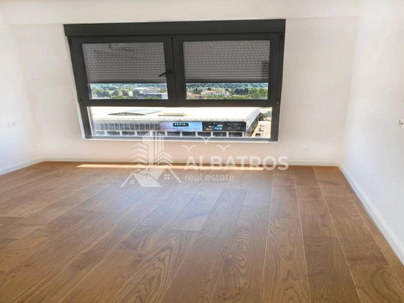 Dvosoban stan 74 m² – Bar — fotografija 3